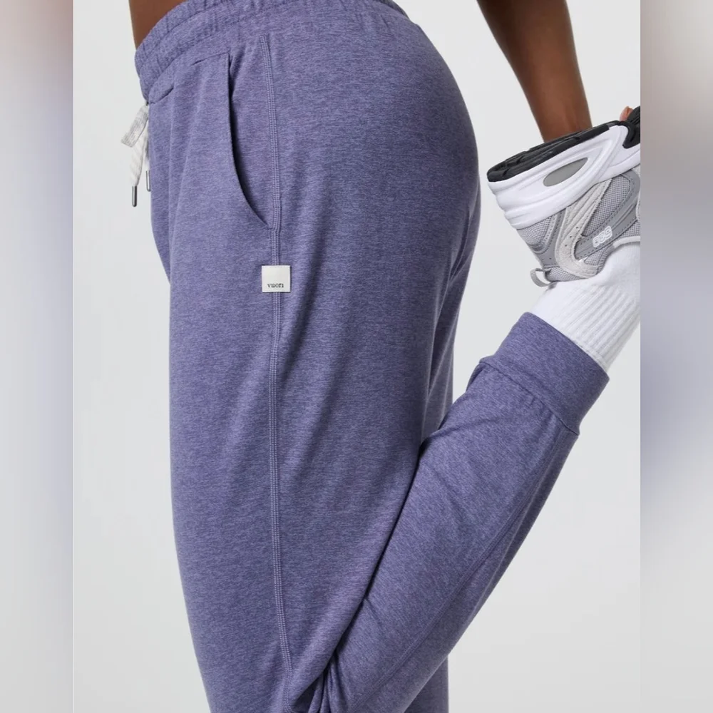 Vuori Women's Performance Jogger - Picture 2 of 4